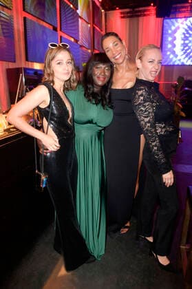 Sarah Alles, Thelma Buabeng, Annabelle Mandeng und Leslie Clio bei der Verleihung des Deutschen Schauspielpreises 2022 im Restaurant Spindler & Klatt. Berlin, 09.09.2022