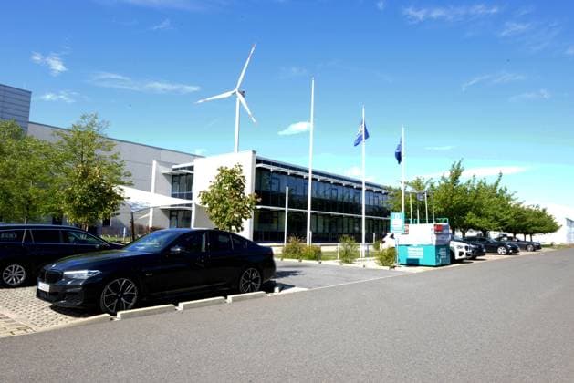09.09.2022 - SVOLT baut in Brandenburg weitere Batteriezellfabrik für den europäischen Markt. Übernahme des Vestas-Geländes in Lauchhammer. *** Local Caption *** SVOLT baut in Brandenburg weitere Batteriezellfabrik für den europäischen Markt. SVOLT baut in Brandenburg Batteriezellfabrik SVOLT baut in Brandenburg weitere Batteriezellfabrik für den europäischen Markt SVOLT baut in Brandenburg weitere Batteriezellfabrik für den europäischen Markt *** 09 09 2022 SVOLT builds further battery cell factory for the European market in Brandenburg Takeover of the Vestas site in Lauchhammer Local Caption SVOLT builds further battery cell factory for the European market in Brandenburg SVOLT builds further battery cell factory for the European market i