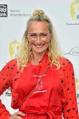 Eva Mona Rodekirchen bei der PSD Gala der Kinderschutzengel 2022 im Prinz Eisenherz Restaurant im Filmpark Babelsberg. Potsdam, 09.09.2022 *** Eva Mona Rodekirchen at the PSD Gala of the Child Guardian Angels 2022 in the Prinz Eisenherz Restaurant in the Filmpark Babelsberg Potsdam, 09 09 2022 Foto:xN.xKubelkax xFuturexImage