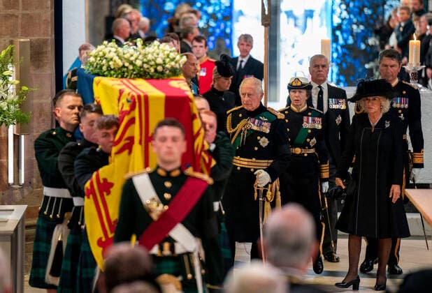 Entertainment Bilder des Tages . 12 09 2022. Edinburgh, United Kingdom. King Charles III and the Queen Consort and other UK Royals at a service for Queen Elizabeth II as her coffin arrives at St.Giles Cathedral in Edinburgh, Scotland.  xPoolx xi-Imagesx IIM-23760-0010