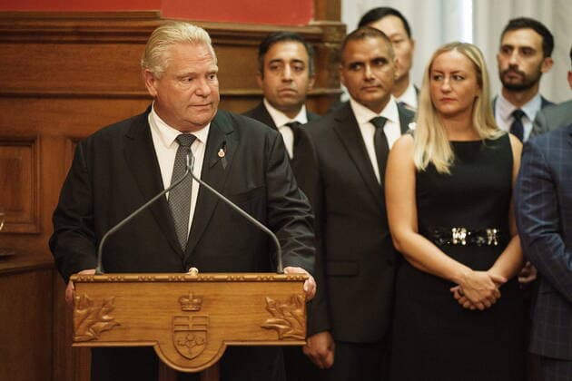 Kanada, Proklamation von König Charles III. in Toronto September 12, 2022, Toronto, Ontario, Canada: Ontario Premier Doug Ford speaks at a ceremony officially proclaiming the accession of King Charles III at Queen s Park in Toronto on Monday, September 12, 2022. Toronto Canada  - ZUMAc35_ 20220912_zaf_c35_084 Copyright: xAlexxLupulx