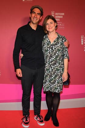 Verleihung des Deutschen Gründerpreises 2022 Fridtjof Detzner von JIMDO mit Begleitung aus dem ZDF Hauptstadtstudio die Verleihung des Deutschen Gründerpreises in Berlin am 13.09.2022 in Berlin