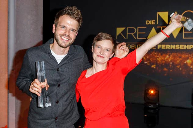 Lucas Stratmann und Katharina Schiele bei der Verleihung des Deutschen Fernsehpreises 2022 - Die Nacht der Kreativen im Studio Ehrenfeld. Köln, 13.09.2022