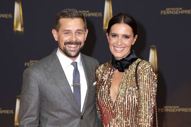 Klaas Heufer-Umlauf und seine Ehefrau Doris Golpashin bei der Deutscher Fernsehpreis Verleihung am 14.09.2022 in Koeln Deutscher Fernsehpreis Verleihung 2022 in Köln