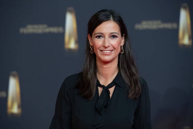 Pinar ATALAY, Moderatorin, Roter Teppich, Red Carpet Show, Ankunft, arrival, Verleihung des Deutschen Fernsehpreises, Der Deutsche Fernsehpreis 2022, Deutscher Fernsehpreis 2022 in Koeln, am 14.09.2022.