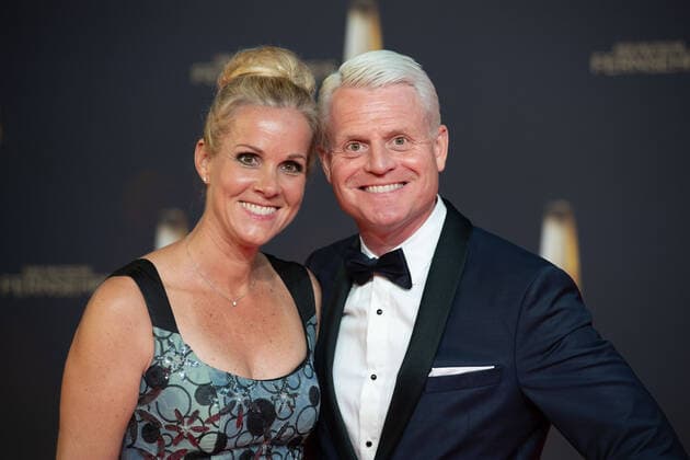 Guido CANTZ, Moderator, mit Ehefrau Kerstin Roter Teppich, Red Carpet Show, Ankunft, arrival, Verleihung des Deutschen Fernsehpreises, Der Deutsche Fernsehpreis 2022, Deutscher Fernsehpreis 2022 in Koeln, am 14.09.2022.
