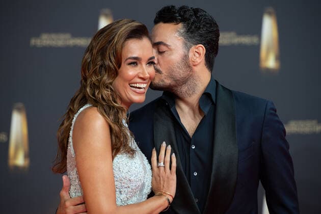 Giovanni ZARRELLA, Jana Ina ZARRELLA, Roter Teppich, Red Carpet Show, Ankunft, arrival, Verleihung des Deutschen Fernsehpreises, Der Deutsche Fernsehpreis 2022, Deutscher Fernsehpreis 2022 in Koeln, am 14.09.2022.