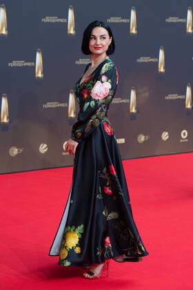Mimi FIEDLER, Schauspielerin, Roter Teppich, Red Carpet Show, Ankunft, arrival, Verleihung des Deutschen Fernsehpreises, Der Deutsche Fernsehpreis 2022, Deutscher Fernsehpreis 2022 in Koeln, am 14.09.2022.