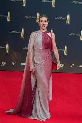 Wolke HEGENBARTH, Schauspielerin, Roter Teppich, Red Carpet Show, Ankunft, arrival, Verleihung des Deutschen Fernsehpreises, Der Deutsche Fernsehpreis 2022, Deutscher Fernsehpreis 2022 in Koeln, am 14.09.2022.