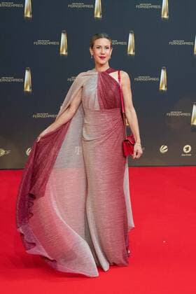 Wolke HEGENBARTH, Schauspielerin, Roter Teppich, Red Carpet Show, Ankunft, arrival, Verleihung des Deutschen Fernsehpreises, Der Deutsche Fernsehpreis 2022, Deutscher Fernsehpreis 2022 in Koeln, am 14.09.2022.
