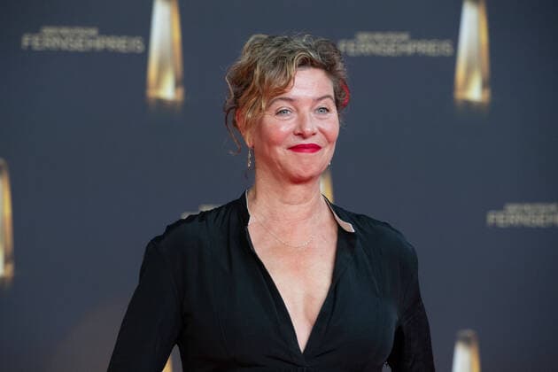 Margarita BROICH, Schauspielerin, Roter Teppich, Red Carpet Show, Ankunft, arrival, Verleihung des Deutschen Fernsehpreises, Der Deutsche Fernsehpreis 2022, Deutscher Fernsehpreis 2022 in Koeln, am 14.09.2022.