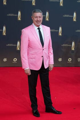 Joachim LLAMBI, Moderator, Roter Teppich, Red Carpet Show, Ankunft, arrival, Verleihung des Deutschen Fernsehpreises, Der Deutsche Fernsehpreis 2022, Deutscher Fernsehpreis 2022 in Koeln, am 14.09.2022.