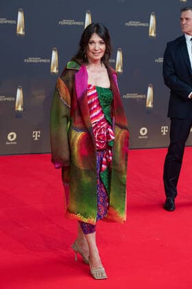 Iris BERBEN, Schauspielerin, Roter Teppich, Red Carpet Show, Ankunft, arrival, Verleihung des Deutschen Fernsehpreises, Der Deutsche Fernsehpreis 2022, Deutscher Fernsehpreis 2022 in Koeln, am 14.09.2022.