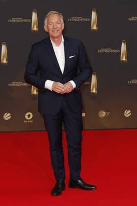 Der Deutsche Fernsehpreis 2021 Johannes B. Kerner auf dem roten Teppich bei der Verleihung Der Deutsche Fernsehpreis Die TV-Highlights des Jahres am 14. September in den MMC Studios Köln. Copyright: xEventpressxGolejewskix
