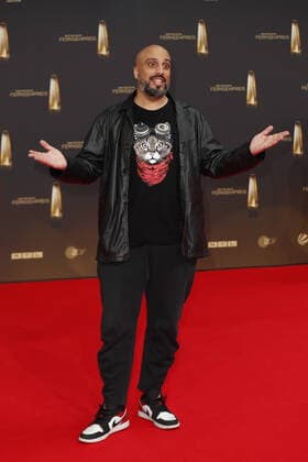 Der Deutsche Fernsehpreis 2021 Abdelkarim auf dem roten Teppich bei der Verleihung Der Deutsche Fernsehpreis Die TV-Highlights des Jahres am 14. September in den MMC Studios Köln. Copyright: xEventpressxGolejewskix