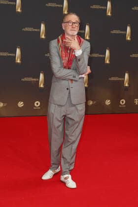 Der Deutsche Fernsehpreis 2021 Peter Lohmeyer auf dem roten Teppich bei der Verleihung Der Deutsche Fernsehpreis Die TV-Highlights des Jahres am 14. September in den MMC Studios Köln. Copyright: xEventpressxGolejewskix