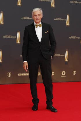 Der Deutsche Fernsehpreis 2021 Walter Sittler auf dem roten Teppich bei der Verleihung Der Deutsche Fernsehpreis Die TV-Highlights des Jahres am 14. September in den MMC Studios Köln. Copyright: xEventpressxGolejewskix