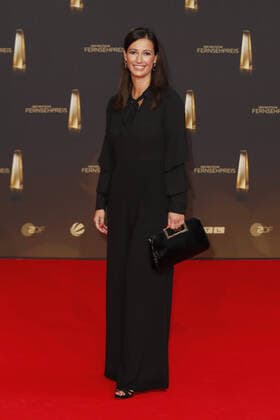 Der Deutsche Fernsehpreis 2021 Pinar Atalay (Moderatorin) auf dem roten Teppich bei der Verleihung Der Deutsche Fernsehpreis Die TV-Highlights des Jahres am 14. September in den MMC Studios Köln. Copyright: xEventpressxGolejewskix