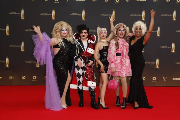 Der Deutsche Fernsehpreis 2021 Tim Bambi Mercury Knaak, Boris Envy Peru Itzkovich Escobar auf dem roten Teppich bei der Verleihung Der Deutsche Fernsehpreis Die TV-Highlights des Jahres am 14. September in den MMC Studios Köln. Copyright: xEventpressxGolejewskix