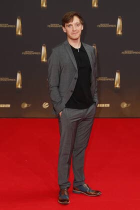 Der Deutsche Fernsehpreis 2021 Jonas Nay auf dem roten Teppich bei der Verleihung Der Deutsche Fernsehpreis Die TV-Highlights des Jahres am 14. September in den MMC Studios Köln. Copyright: xEventpressxGolejewskix