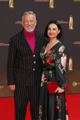 Der Deutsche Fernsehpreis 2021 Otto Steiner, Mimi Fiedler auf dem roten Teppich bei der Verleihung Der Deutsche Fernsehpreis Die TV-Highlights des Jahres am 14. September in den MMC Studios Köln. Copyright: xEventpressxGolejewskix