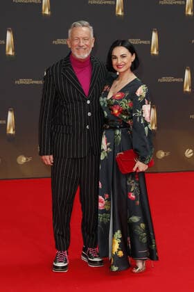 Der Deutsche Fernsehpreis 2021 Otto Steiner, Mimi Fiedler auf dem roten Teppich bei der Verleihung Der Deutsche Fernsehpreis Die TV-Highlights des Jahres am 14. September in den MMC Studios Köln. Copyright: xEventpressxGolejewskix