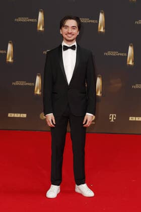 Der Deutsche Fernsehpreis 2021 Ivo Kortlang auf dem roten Teppich bei der Verleihung Der Deutsche Fernsehpreis Die TV-Highlights des Jahres am 14. September in den MMC Studios Köln. Copyright: xEventpressxGolejewskix