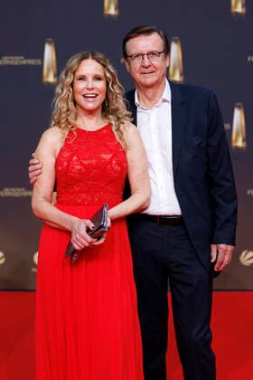 Moderatorin Katja Burkard und Ehemann und Medienmanager Hans Mahr bei der Deutsche Fernsehpreis 2022 - Die TV-Highlights des Jahres in den MMC-Studios in Ossendorf. Köln, 14.09.2022 NRW Deutschland Copyright: xChristophxHardtx