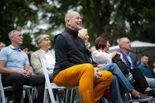 September 15, 2022, VANCOUVER, BC, CANADA: Lululemon founder Chip Wilson and his wife Summer Wilson attend an announcement after pledging a $100 million donation to preserve and protect B.C. s natural spaces through their Wilson 5 Foundation, in Vancouver, B.C., Thursday, Sept. 15, 2022. The $100 million is the largest private donation in Canadian conservation history and will be used by the BC Parks Foundation to protect natural spaces in the province and contribute to advancing the organization s efforts to protect 25 percent of land and sea by 2025. VANCOUVER CANADA  - ZUMAc35_ 20220915_zaf_c35_064 Copyright: xDarrylxDyckx