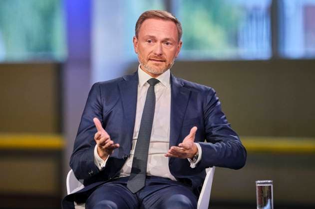 News Themen der Woche KW37 News Bilder des Tages Christian Lindner beim Livestream-Talk RND vor Ort beim Redaktionsnetzwerk Deutschland der Verlagsgesellschaft Madsack. Hannover, 15.09.2022 *** Christian Lindner at the Livestream Talk RND on site at the Redaktionsnetzwerk Deutschland of Verlagsgesellschaft Madsack Hannover, 15 09 2022 Foto:xU.xStammx xFuturexImage
