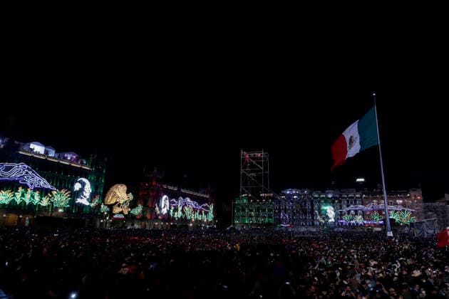 212th Anniversary Of The Independence Of Mexico Thousands of people gather in the Zocalo in Mexico City for the Mexican Independence Shout, led by AndrÃ s Manuel Lopez Obrador, President of Mexico. Mexico City Mexico City Mexico  Copyright: xGerardoxVieyrax originalFilename: vieyra-notitle220916_npgyG.jpg