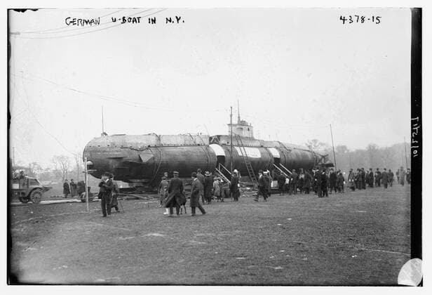 German U-Boat in N.Y. Copyright: xpiemagsx bainloctpie08092022-26683 !ACHTUNG AUFNAHMEDATUM GESCHÄTZT!