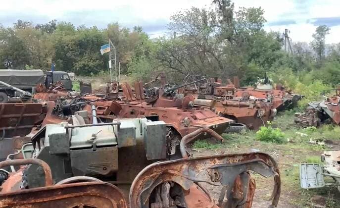 **VIDEO AVAILABLE: CONTACT INFO@COVERMG.COM TO RECEIVE** This video shows some of the devastation Ukrainian troops saw when liberating the city of Izyum in the Kharkiv region earlier this month. For the first time in six months, locals can go out into the streets of Izyum without fear. Airborne assault troops assure that the occupier will not set foot on the land of Kharkiv region again, the country?s Air Assault Forces wrote in a post on Telegram. People cried when they saw our defenders in their city. They hugged the paratroopers, and everyone had one question: why so long?! a serviceman of the 80th separate airborne assault brigade said. Ukrainian authorities announced on Thursday that they had found 440 graves in a Copyright: xx 51986137 EDITORIAL USE ONLY. NOT FOR USE BY NEWSPAPERS BASED IN THE UK.