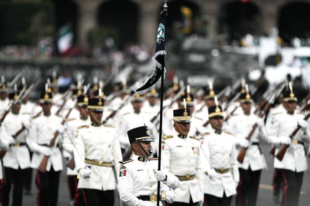 (220917) -- MEXICO CITY, Sept. 17, 2022 -- Honour guards participate in the military parade for Mexico s Independence Day at the Zocalo Square in Mexico City, Mexico, on Sept. 16, 2022. Mexico on Friday celebrated the 212nd anniversary of its struggle for independence from Spanish colonial rule with a call for world peace and several commemorative activities. ) MEXICO-MEXICO CITY-INDEPENDENCE DAY-MILITARY PARADE XinxYuewei 