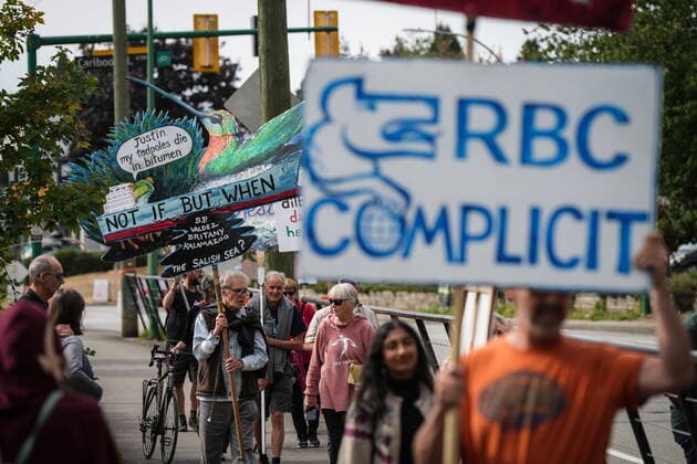September 17, 2022, BURNABY, BC, CANADA: People carry signs while marching during a protest against the Trans Mountain pipeline and a rally calling for the protection of Stoney Creek, in Burnaby, B.C., on Saturday, September 17, 2022. BURNABY CANADA  - ZUMAc35_ 20220917_zaf_c35_091 Copyright: xDarrylxDyckx