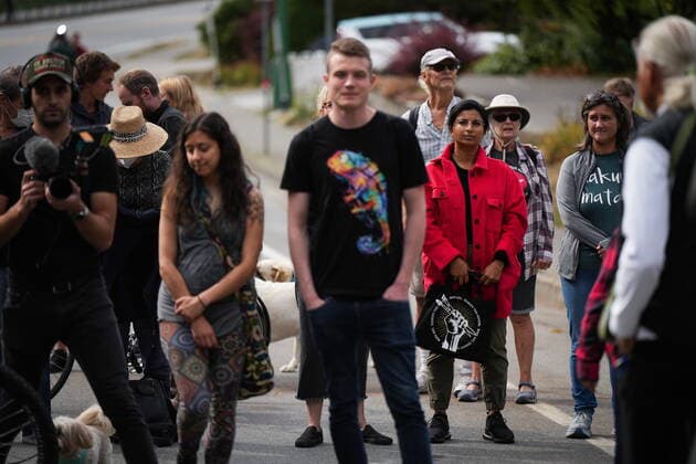 September 17, 2022, BURNABY, BC, CANADA: B.C. NDP leadership candidate Anjali Appadurai, back right, listens while attending a protest against the Trans Mountain pipeline and a rally calling for the protection of Stoney Creek, in Burnaby, B.C., on Saturday, September 17, 2022. BURNABY CANADA - ZUMAc35_ 20220917_zaf_c35_096 Copyright: xDarrylxDyckx