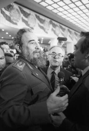 Fidel Castro 840625 25.02.1986 First Secretary of the Central Committee of the Communist Party of Cuba, Chairman of the State Council and Council of Ministers of the Republic of Cuba Fidel Castro, first left. 27th Congress of the CPSU. Vladimir Vyatkin Sputnik Moscow Russia  Copyright: xVladimirxVyatkinx