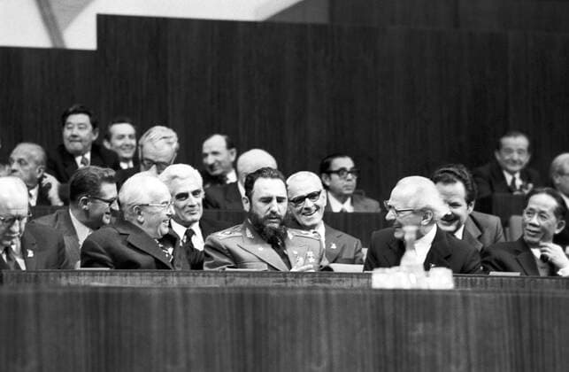 25th Congress of the CPSU 854556 25.02.1976 25th Congress of the Communist Party of the Soviet Union. The presidium, from left: Secretary General of the Communist Party of Czechoslovakia and Czechoslovak President Gustav Husak, General Secretary of the Portuguese Communist Party Alvaro Cunha, first secretary of the Communist Party of Cuba and Prime Minister of the Revolutionary Government of the Republic of Cuba Fidel Castro Ruz, first secretary of the SED (East Germany) Erich Honecker, first secretary of the Communist Workers Party of Vietnam Le Duan. Kremlin Palace of Congresses (State Kremlin Palace). Yuryi Abramochkin Sputnik Moscow Russia  Copyright: xYuryixAbramochkinx
