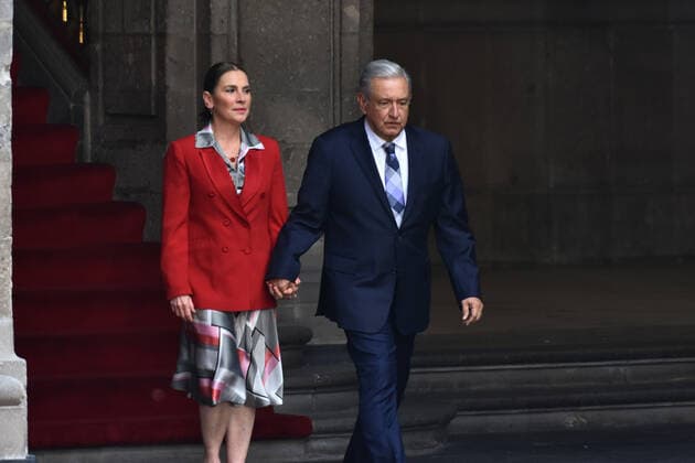September 20, 2022, Mexico City, Mexico: Mexico s President Andres Manuel Lopez Obrador accompanied by his wife Beatriz Gutio rrez MoÂ¼ller during the welcoming ceremony before to the Germany-Mexico bilateral meeting as part of Frank-Walter Steinmeier s Working Visit to Mexico at the National Palace. on September 20, 2022 in Mexico City, Mexico. Mexico City Mexico - ZUMAe321 20220920_zia_e321_040 Copyright: xCarlosxTischlerxEyepixxGroupx