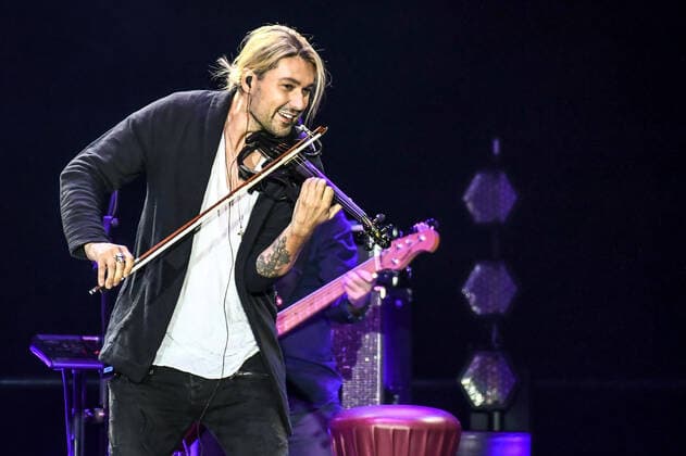 Entertainment Themen der Woche KW38 Entertainment Bilder des Tages 21.09.2022, xlakx, Entertainment Musik, David Garrett - Alive Tour 2022 emspor, v.l.David GARRETT mit der Alive Tour 2022 am 21.09.2022 in der Mercedes Benz Arena Berlin Berlin *** 21 09 2022, xlakx, entertainment music, David Garrett Alive Tour 2022 emspor, v l David GARRETT with the Alive Tour 2022 on 21 09 2022 at the Mercedes Benz Arena Berlin Berlin