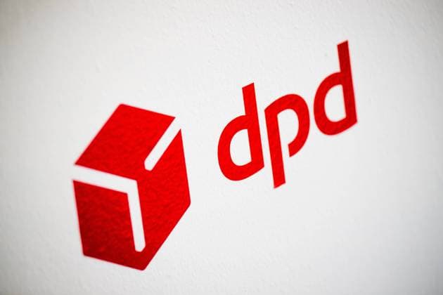 Illustration picture taken during the opening of the new hub of the parcel service DPD, close to the Brussels ring road in Vilvoorde, Thursday 22 September 2022. In the new hub, which has a surface area of 10,000 square meters, DPD can handle up to 20,000 parcels per hour. A new depot of 4,500 square meters was built on the floor above the hub, where up to 6,000 parcels per hour can be handled. The building is not only equipped with technological sorting systems, but also excels in terms of sustainability.  JASPERxJACOBS 45294422