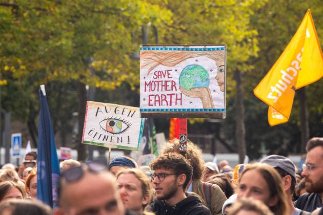 Global Climate Strike In Cologne thousands activists take part in global climate protest in Cologne, Germany on September 23, 2022 Cologne Germany  Copyright: xYingxTangx originalFilename: tang-notitle220923_npHpv.jpg