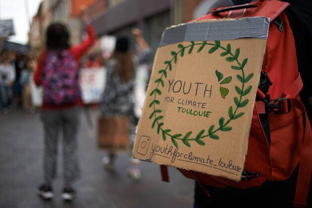 Youth For Climate Demonstrate In Toulouse A cardboard reads Youth for climate during the protest. Following the call of Greta Thunberg for a World School Strike and Fridays for future , school students and students took to the streets of Toulouse to denounce the governments inaction towards the climate crisis even after the 6th IPCC assement report. The window to keep the temperature under +1.5Â°C is rapidly closing as precised in the IPCC report. They also denounce the lack of action against the environment crisis by governments just before the Cop27. Demonstrations were planned in more than 3,100 locations all over the world. Toulouse. France. September 23th 2022. Toulouse France  Copyright: xAlainxPittonx originalFilename: pitton-notitle220923_np3OE.jpg