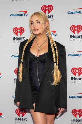 September 23, 2022, Las Vegas, Nevada, U.S: KIM PETRAS arrives at the 2022 iHeartRadio Music Festival in Las Vegas, Nevada Las Vegas U.S. - ZUMAs135 20220923_zap_s135_004 Copyright: xDanielxDeSloverx