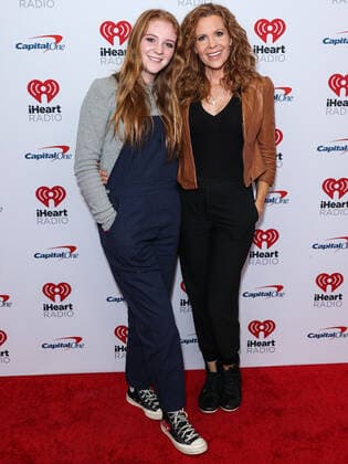 2022 iHeartRadio Music Festival - Night 1 - Press Room Kate Johnson and Robyn Lively pose in the press room at the 2022 iHeartRadio Music Festival - Night 1 held at the T-Mobile Arena on September 23, 2022 in Las Vegas, Nevada, United States. T-Mobile Arena, Las Vegas, Nevada Nevada United States  Copyright: xImagexPressxAgencyx originalFilename: collin-2022ihea220924_npuzd.jpg
