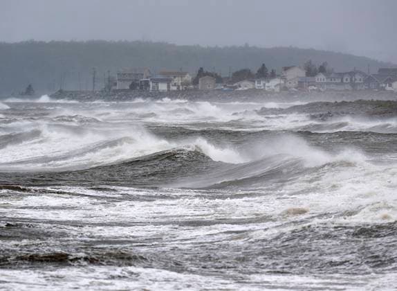 September 24, 2022, Eastern Passage, Nova Scotia, Canada: Waves pound the shore in Eastern Passage, Nova Scotia early Saturday morning. Post-tropical storm Fiona hit Nova Scotia in the early hours, knocking out power and disrupting travel across the region. Eastern Passage Canada  - ZUMAc35_ 20220924_zaf_c35_007 Copyright: xAndrewxVaughanx