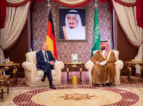 Bilder des Jahres 2022, News 09 September News Themen der Woche KW38 News Bilder des Tages Crown Prince of the Kingdom of Saudi Arabia Mohammed bin Salman al-Saud meets with German Chancellor Olaf Scholz (SPD) Crown Prince of the Kingdom of Saudi Arabia Mohammed bin Salman al-Saud meets with German Chancellor Olaf Scholz (SPD) on 25 September 2022, Saudi Arabia. Photo by Saudi Press Agency apaimages Riyadh Riyadh Saudi Arabia 250922_SPA_2_00 (1) Copyright: xapaimagesxSaudixPressxAgencyx xapaimagesx