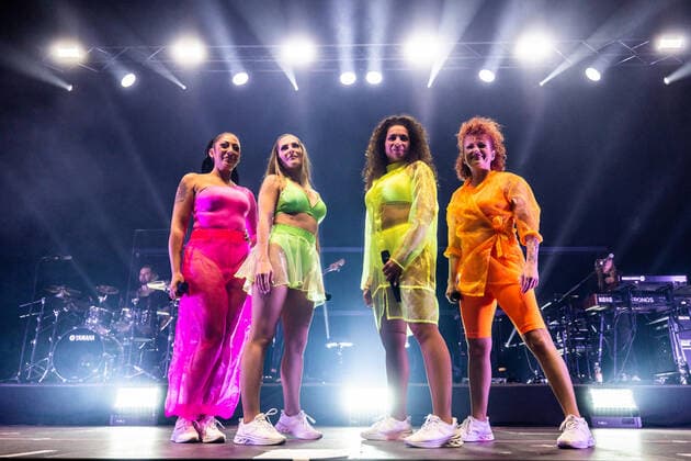 Hamburg, 25. September 2022 - No Angels (Nadja Benaissa, Lucy Diakovska, Sandy Mölling, Jessica Wahls) bei einem Konzert in der Hamburger Barclays Arena *** Hamburg, 25 September 2022 No Angels Nadja Benaissa, Lucy Diakovska, Sandy Mölling, Jessica Wahls at a concert in Hamburgs Barclays Arena. 