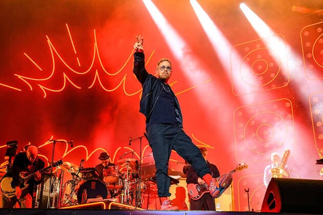 25.09.2022, xlakx, Entertainment Festival, Lollapalooza Berlin 2022 emspor, v.l. Die Band SEEED (Peter Fox) stehen beim Lollapalooza Festival Berlin auf dem Gelaende des Olympiastadions auf der Buehne. Berlin *** 25 09 2022, xlakx, entertainment festival, Lollapalooza Berlin 2022 emspor, v l The band SEEED Peter Fox stand on stage Berlin at the Lollapalooza Festival Berlin on the grounds of the Olympic Stadium.