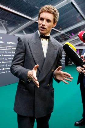 Eddie Redmayne bei der Verleihung des Golden Eye Award an Eddie Redmayne im Rahmen des Screenings des Netflix-Films The Good Nurse auf dem 18. Zurich Film Festival 2022 im Kongresshaus Zürich. Zürich, 25.09.2022